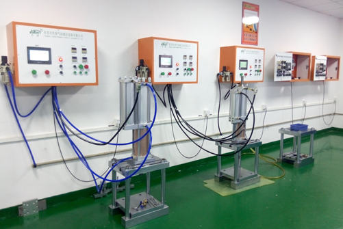 玖容增壓缸成品、氣動(dòng)設(shè)備測試車間